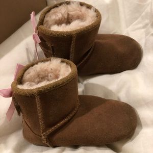 Ugg Boots USA Size 4/5 With Pink bow